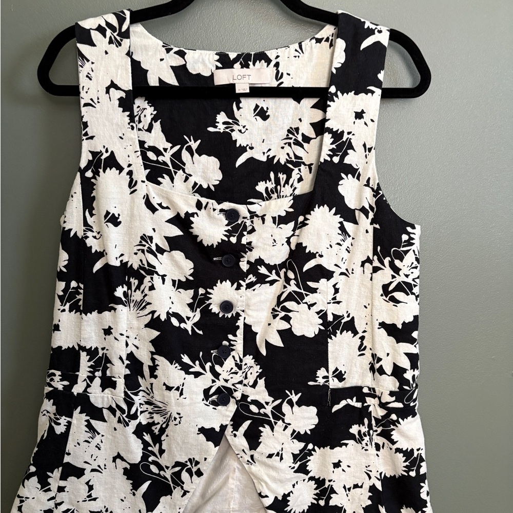 LOFT Black & White Floral Sleeveless Top